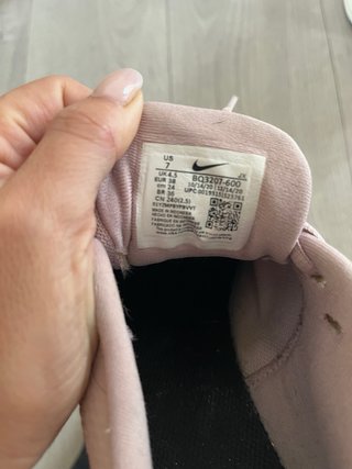 Zapatillas Nike Beige y Rosa