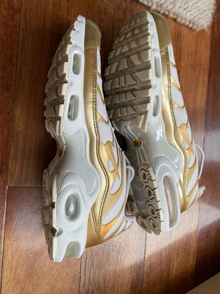 Zapatillas Nike Air Max Plus Doradas Blancas