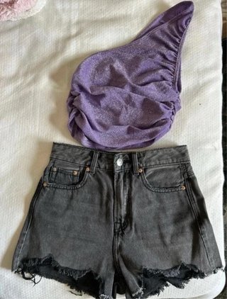Conjunto Vaquero Negro y Top Morado Brillo