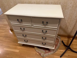 Cómoda de madera blanca/crema
