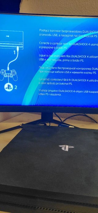 Console PS4 Pro 1TB + FIFA 19 + RDR2