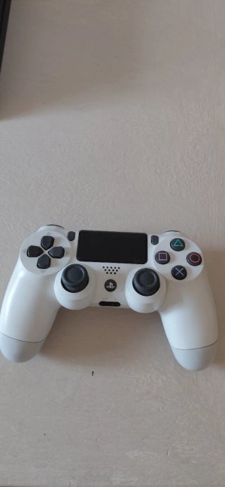 Console PS4 Pro 1TB + FIFA 19 + RDR2