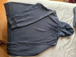 Sudadera Azul con Estampado de Árbol