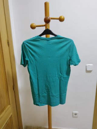 Camiseta verde manga corta