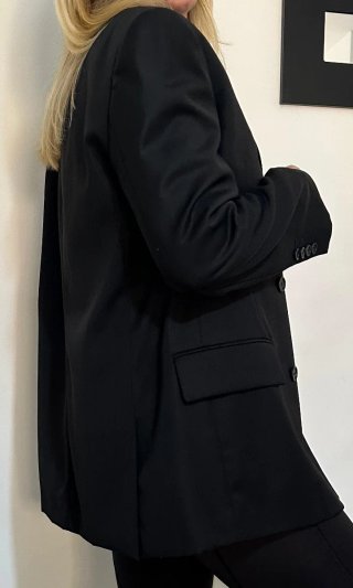 Blazer Negra Cruzada