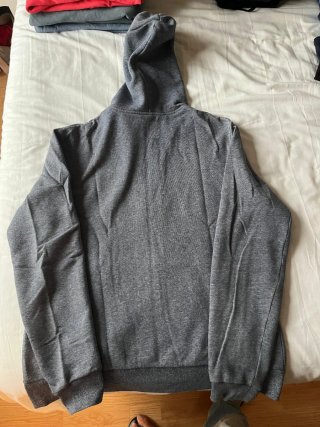 Sudadera con cremallera gris
