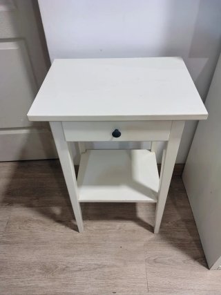 Mesa de Noche Blanca