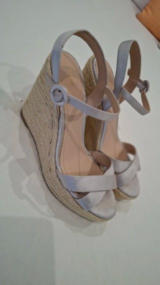Sandalias de cuña Mango plateadas