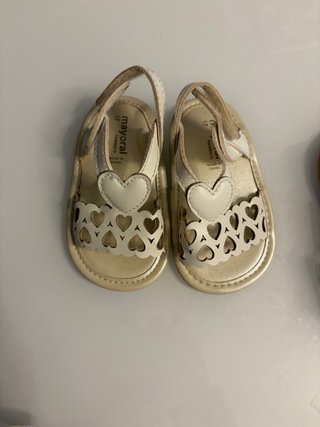 2 Pares de Sandalias Mayoral Talla 17 y 6-12 meses