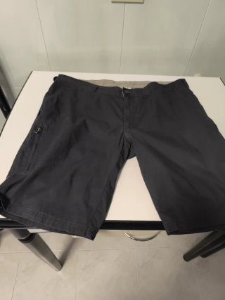Pantalón corto negro