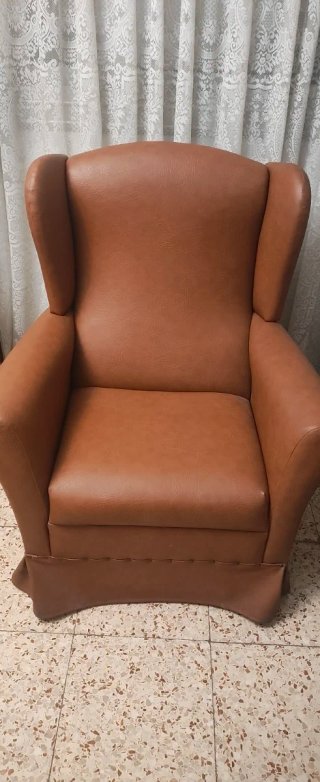 Sillón antiguo  marrón