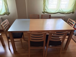 Mesa de salón con 6 sillas