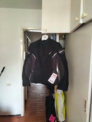 Chaqueta de moto IXON negra