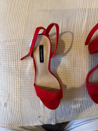 Zapatos de tacón Pull&Bear rojos talla 39