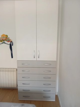 Set de 2 camas, una mesita de Nochey un armario
