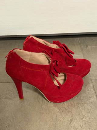 Zapatos Rojos con Lazo