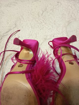 Sandalias Zara Fucsia con Plumas