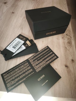 Cartera Guess