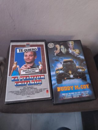 2 Películas VHS: El Pelotón Chiflado y Buddy McCoy