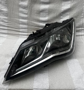 Faro delantero derecho SEAT León 5F