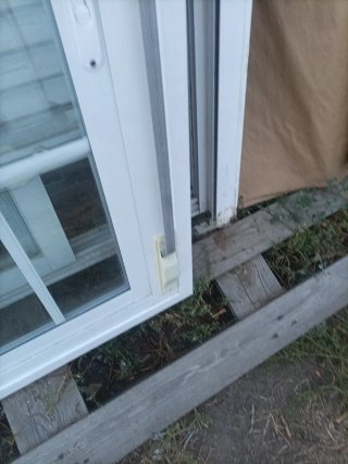 Ventana de Aluminio Corredera con Persiana