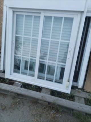 Ventana de Aluminio Corredera con Persiana