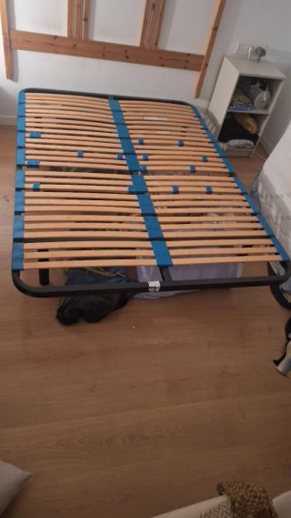 Somier de madera y metal