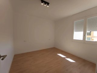 Ofezco limpieza de pisos o casa.