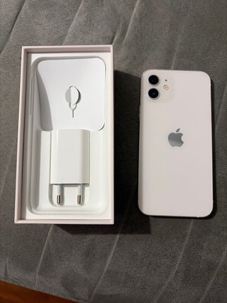 iPhone 12 Blanco 64GB. Bateria cambiada en julio.