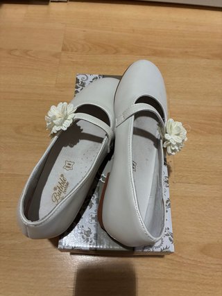 Zapatos comunión niña Bubble booble blancos