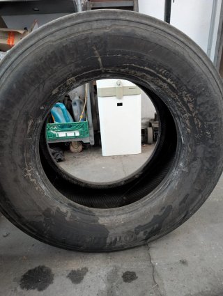 4 Ruedas de Camión Bridgestone y Continental