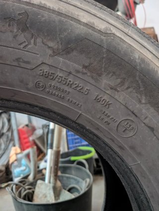 4 Ruedas de Camión Bridgestone y Continental