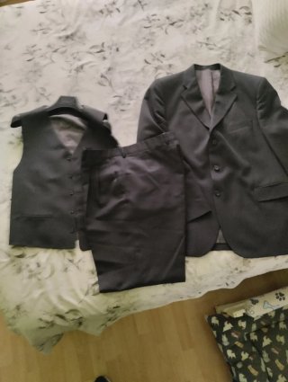Traje de hombre gris