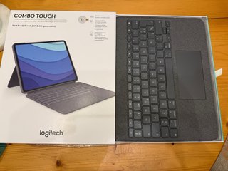 Logitech Combo Touch iPad Pro 12.9 (5ª y 6ª Gen)