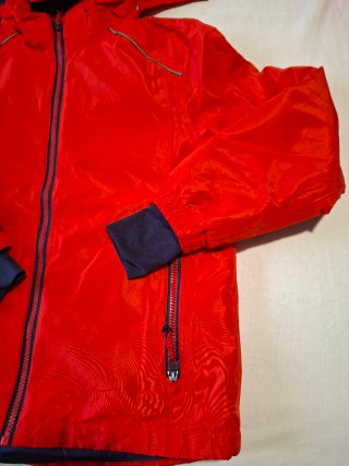 Chaqueta roja con capucha,talla 150 cm