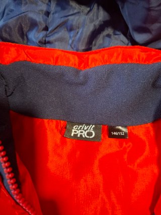 Chaqueta roja con capucha,talla 150 cm