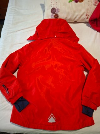Chaqueta roja con capucha,talla 150 cm