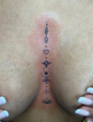 Tatuadora Profesional | Línea Fina y Mini Tattoos