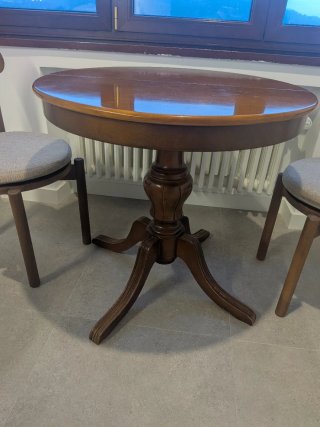 Mesa Redonda de Madera