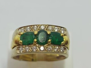 Anillo de Oro 18k  esmeraldas y circonitas, 5.61gr