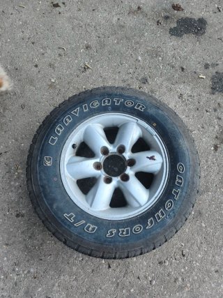 Llantas y neumáticos 235/70/16
