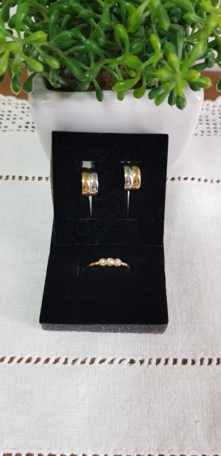 Lote de Pendientes y Anillo