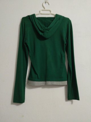 Jersey con Capucha Verde, gris y negro cada uno 5
