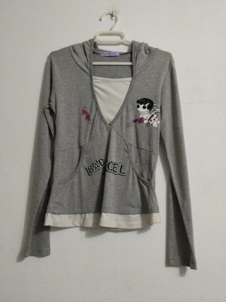 Jersey con Capucha Verde, gris y negro cada uno 5