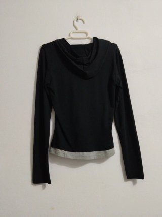 Jersey con Capucha Verde, gris y negro cada uno 5