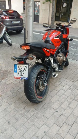 Moto Honda CBR Roja y Blanca