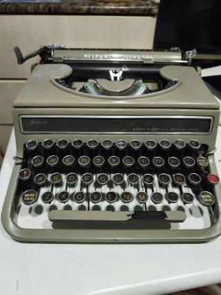 Máquina de escribir Hispano Olivetti Studio 46