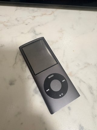 iPod Nano 4G y Altavoces Logitech