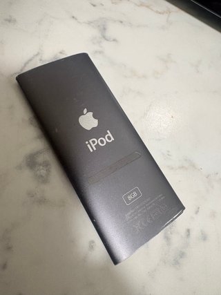 iPod Nano 4G y Altavoces Logitech