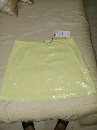 Falda Amarilla de Lentejuelas Zara